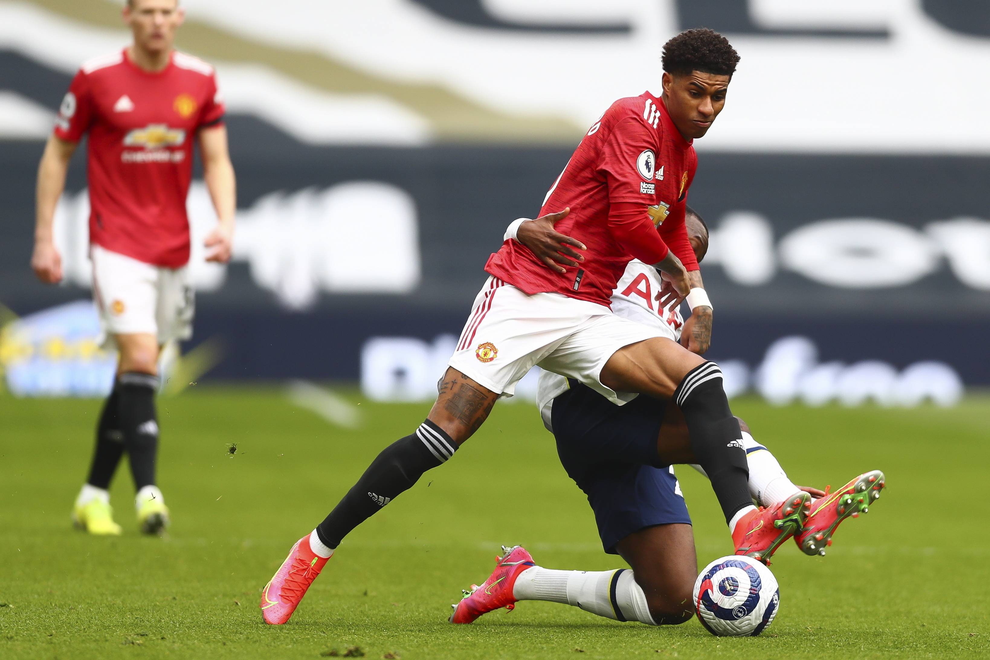 的积极跑动 的积极跑动